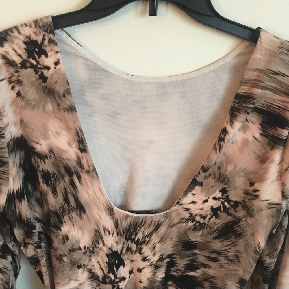 Sexy Jennifer Lopez low-back dress. Fully Lined. Tan & black size L - Picture 4 of 6
